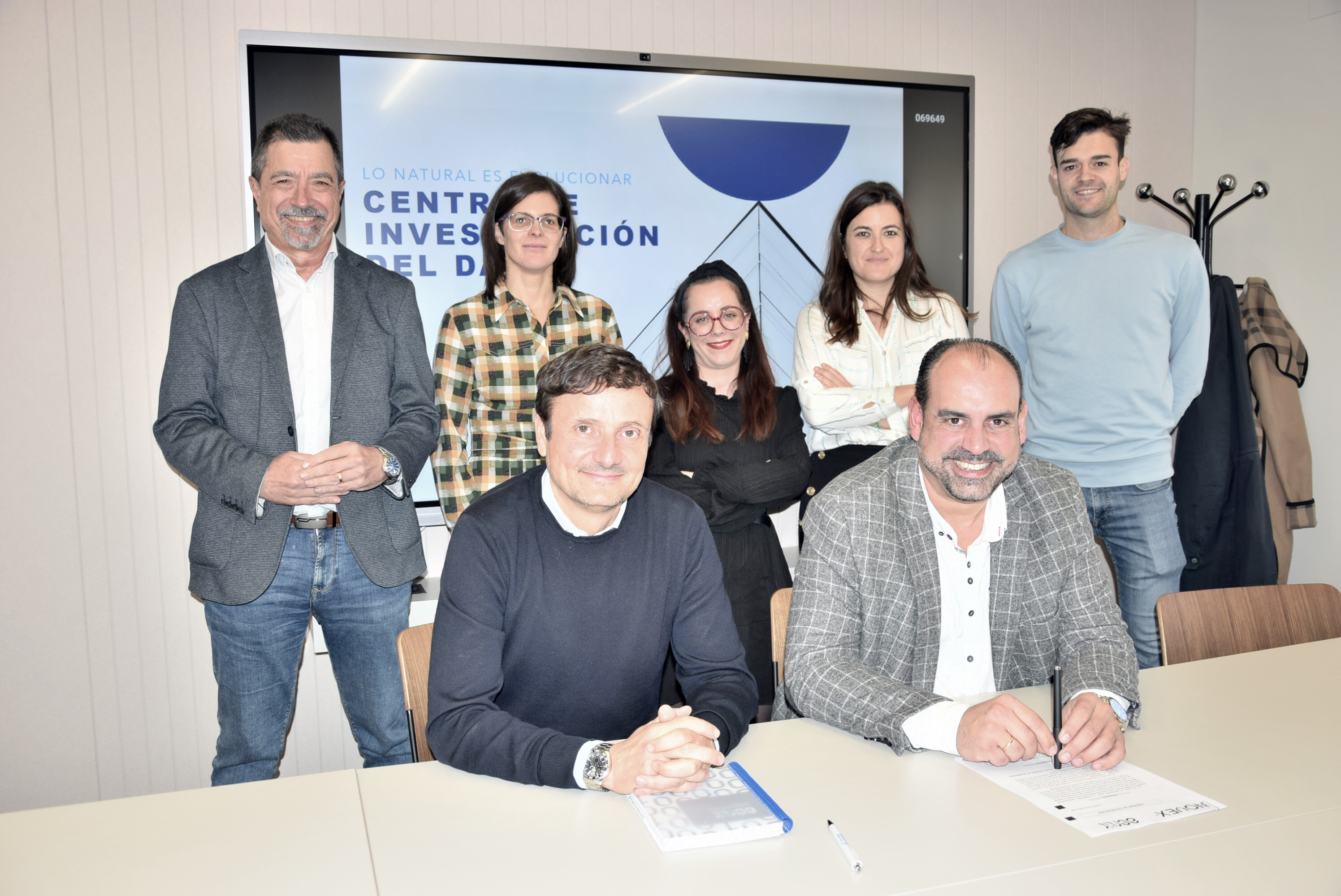 El Centro de Investigación del Dato de AERTIC y NOVEX firman un acuerdo para impulsar la innovación y el desarrollo tecnológico
